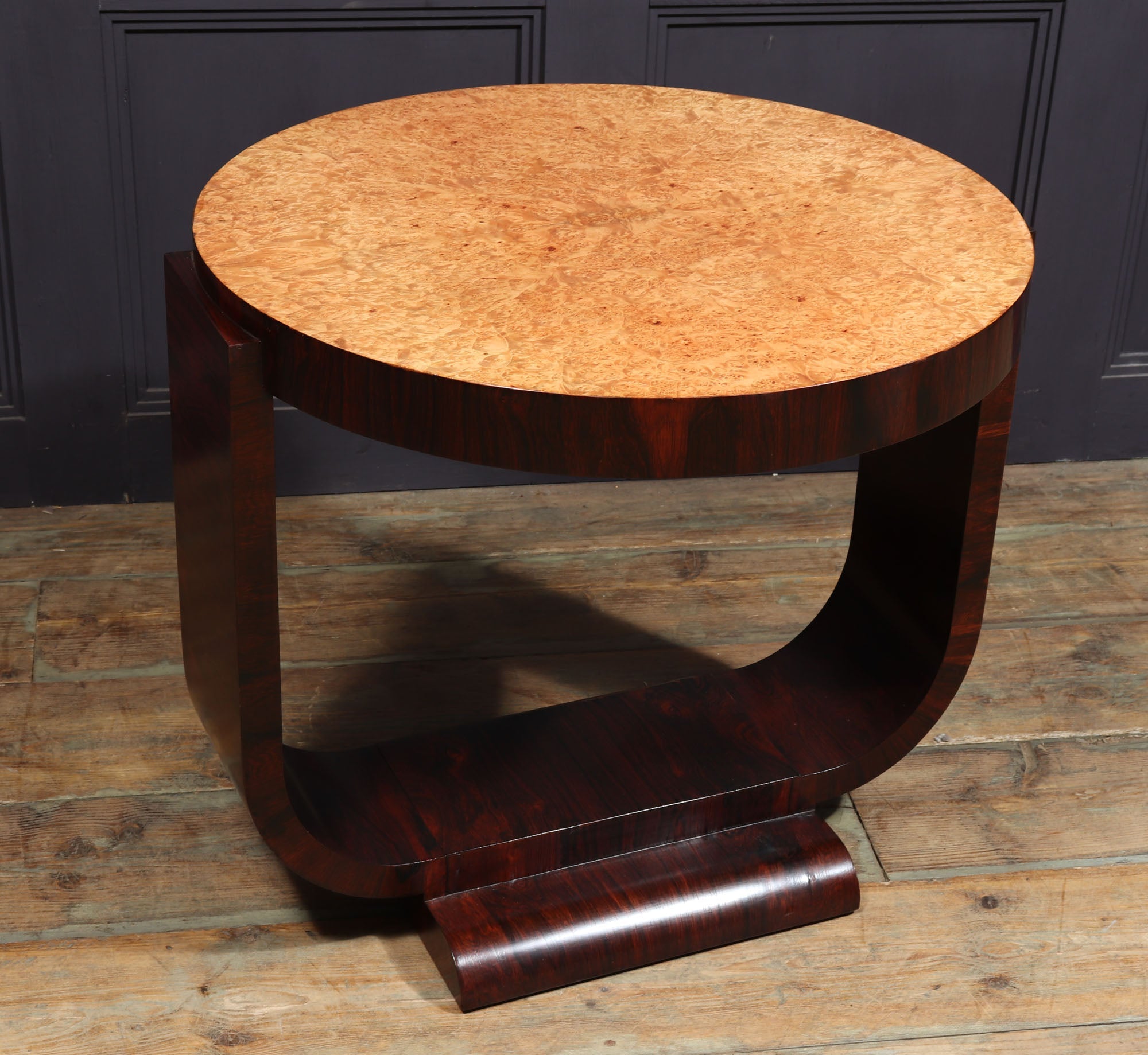 How to Decorate Your Coffee Table Like a Pro – The Furniture Rooms