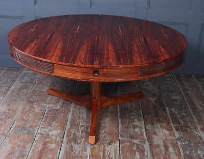 How to Mix Vintage Furniture With Modern Accessories