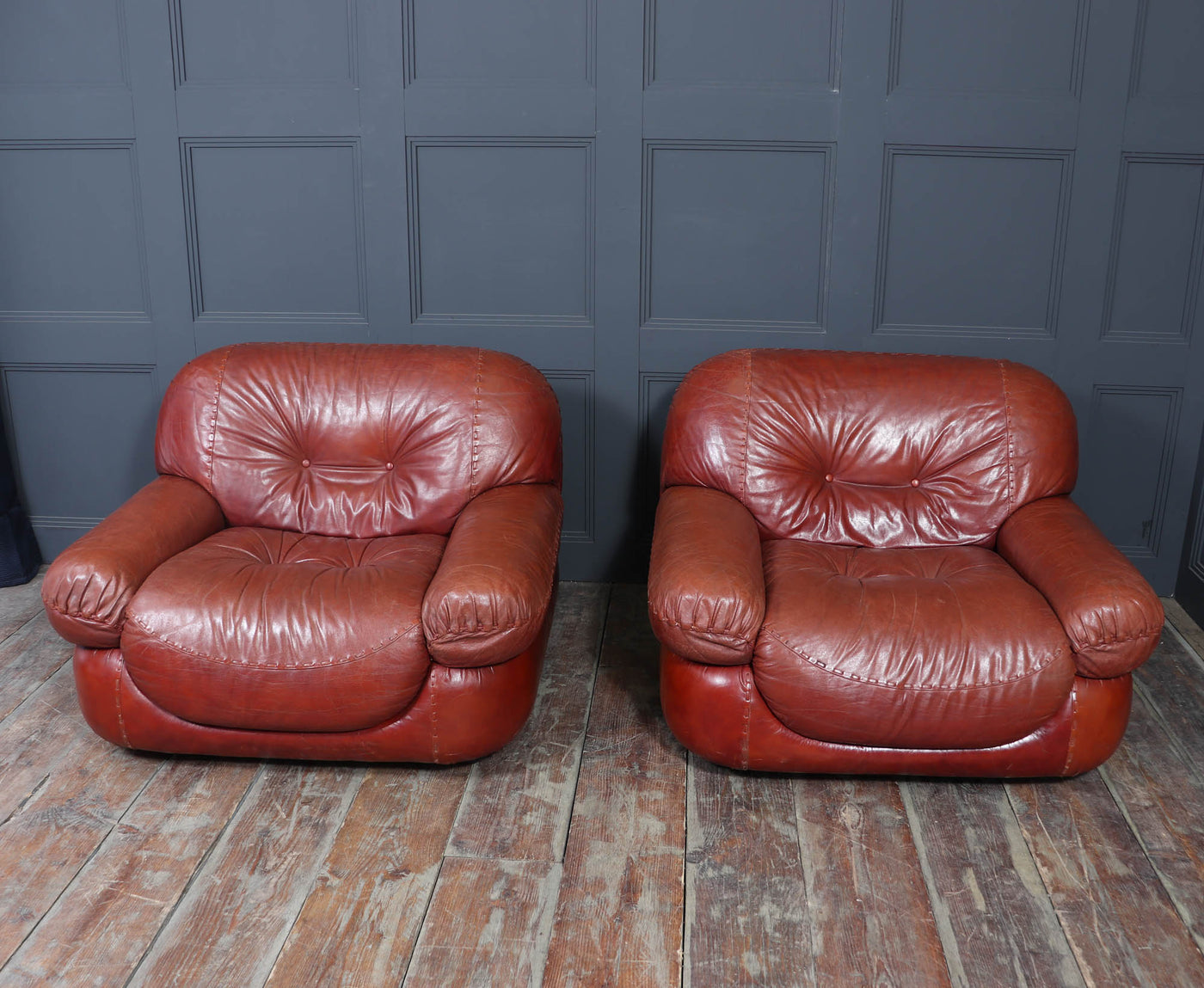 Pair of Lounge Chairs in Leather by Sapporo for Mobil Girgi, Italy 1970