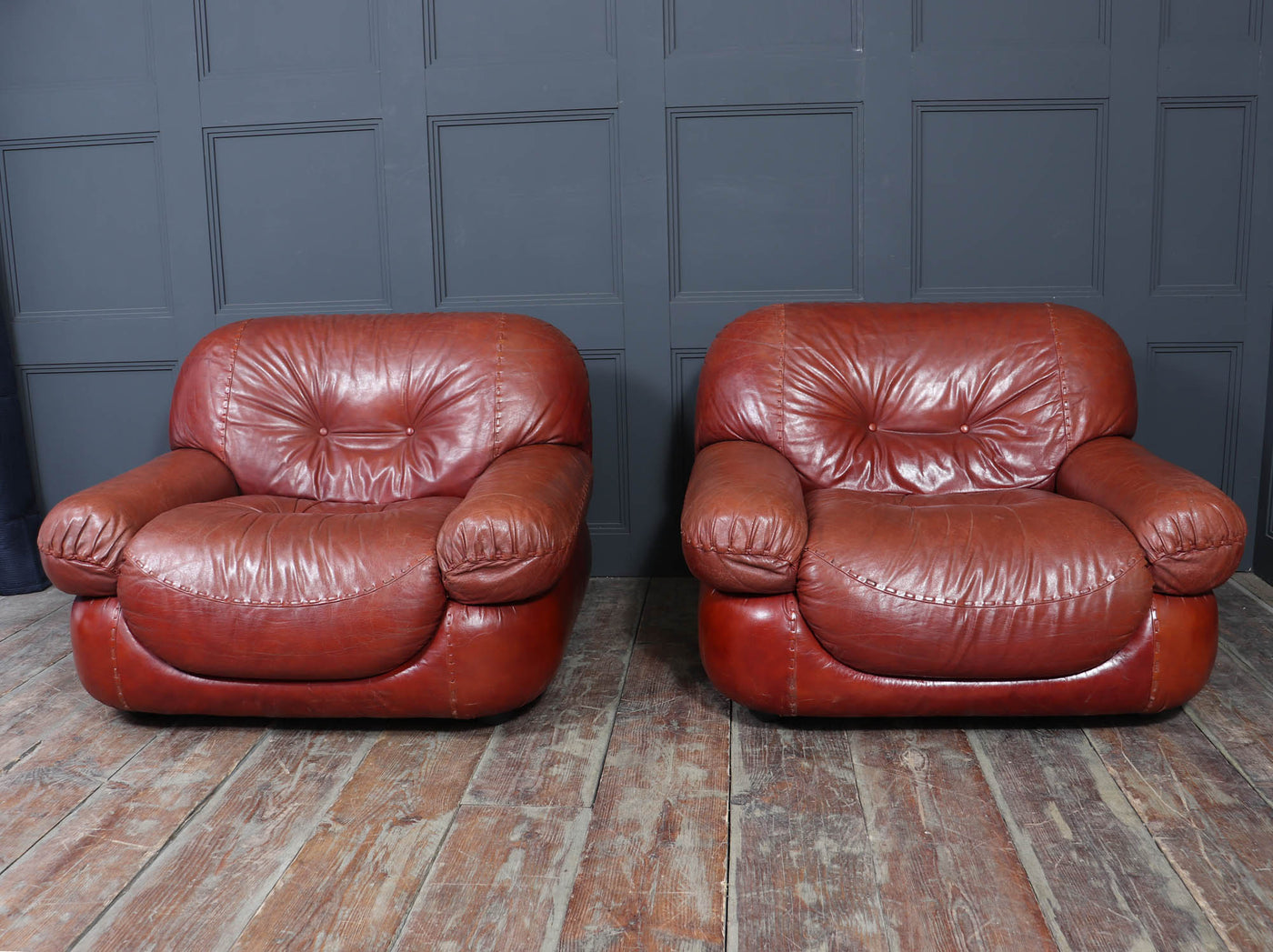 Pair of Lounge Chairs in Leather by Sapporo for Mobil Girgi, Italy 1970