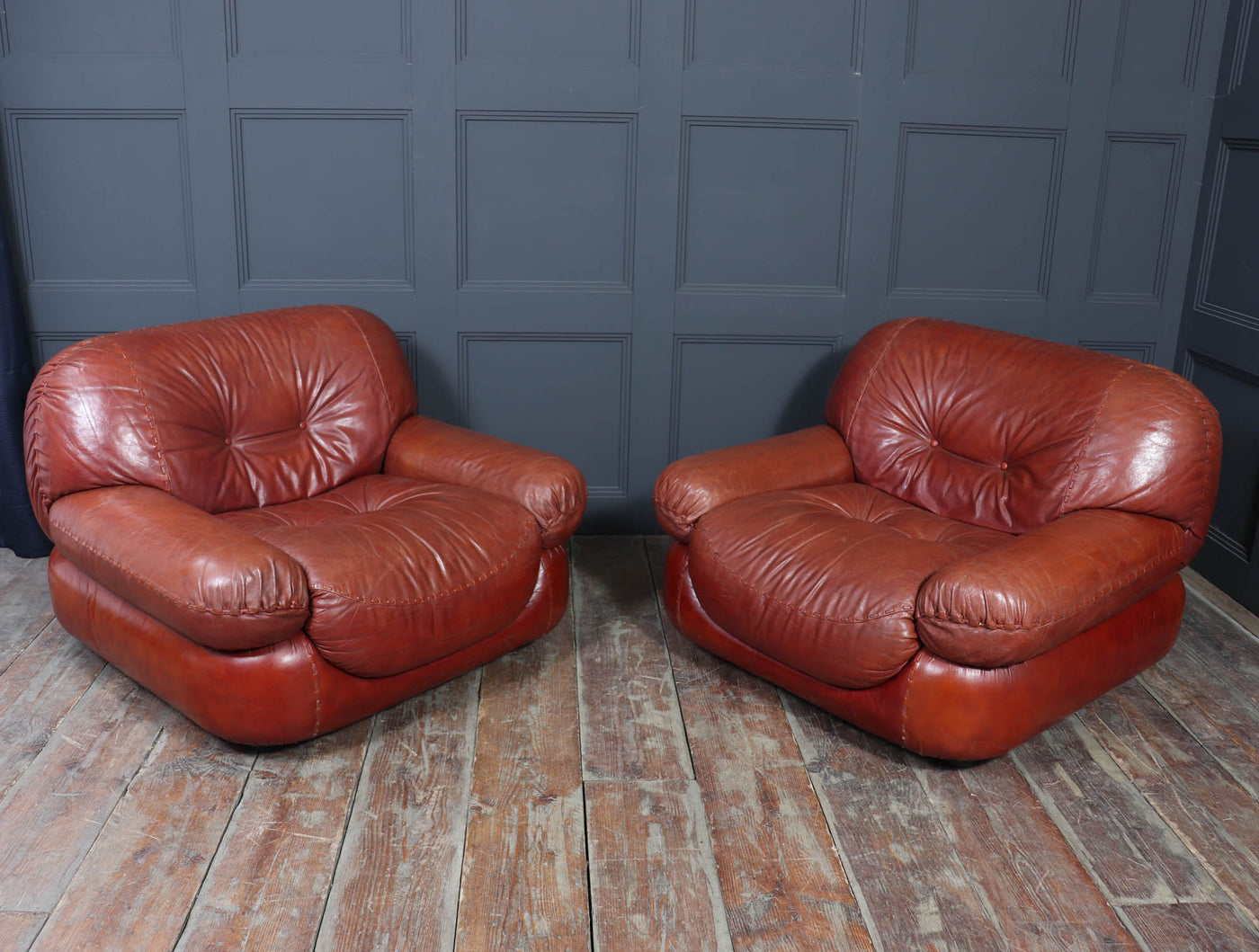 Pair of Lounge Chairs in Leather by Sapporo for Mobil Girgi, Italy 1970