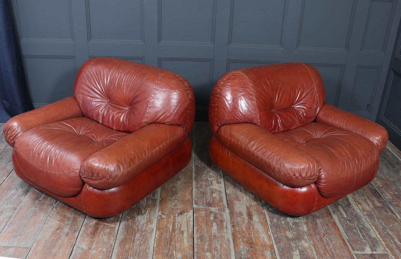 Pair of Lounge Chairs in Leather by Sapporo for Mobil Girgi, Italy 1970