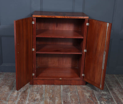 French Art Deco cabinet in Thuya