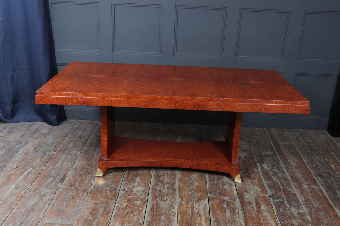 French Art Deco Dining Table in Amboyna, Circa 1925