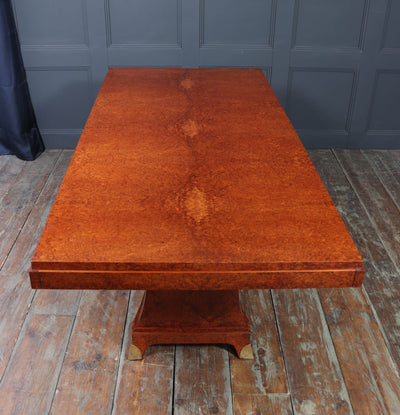 French Art Deco Dining Table in Amboyna, Circa 1925