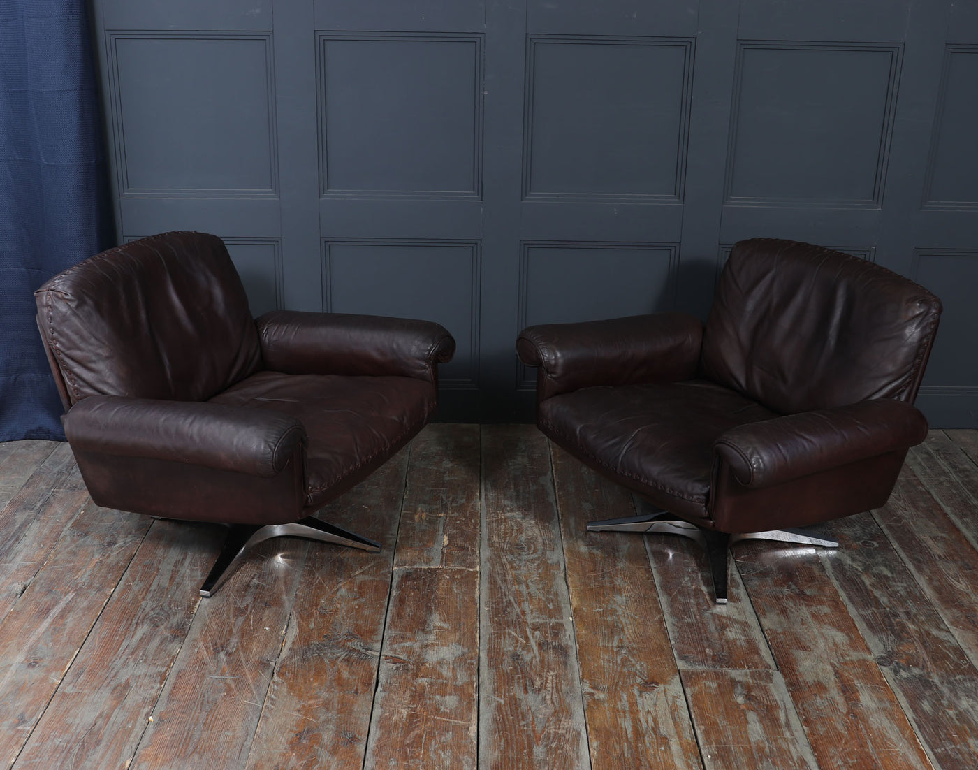 Pair of De Sede DS-31 Swivel Armchairs in Leather, Switzerland, c.1970s