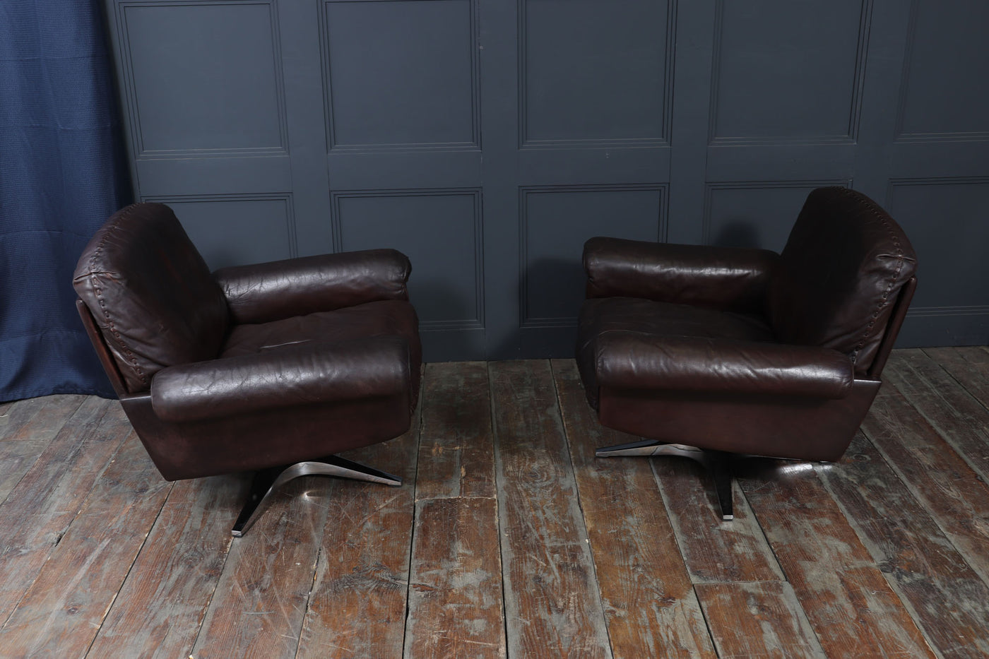 Pair of De Sede DS-31 Swivel Armchairs in Leather, Switzerland, c.1970s
