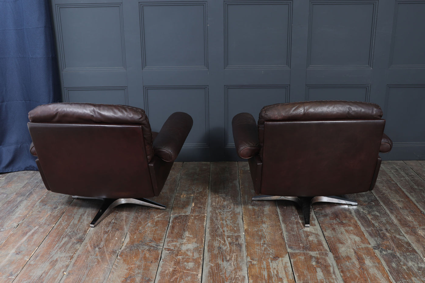 Pair of De Sede DS-31 Swivel Armchairs in Leather, Switzerland, c.1970s