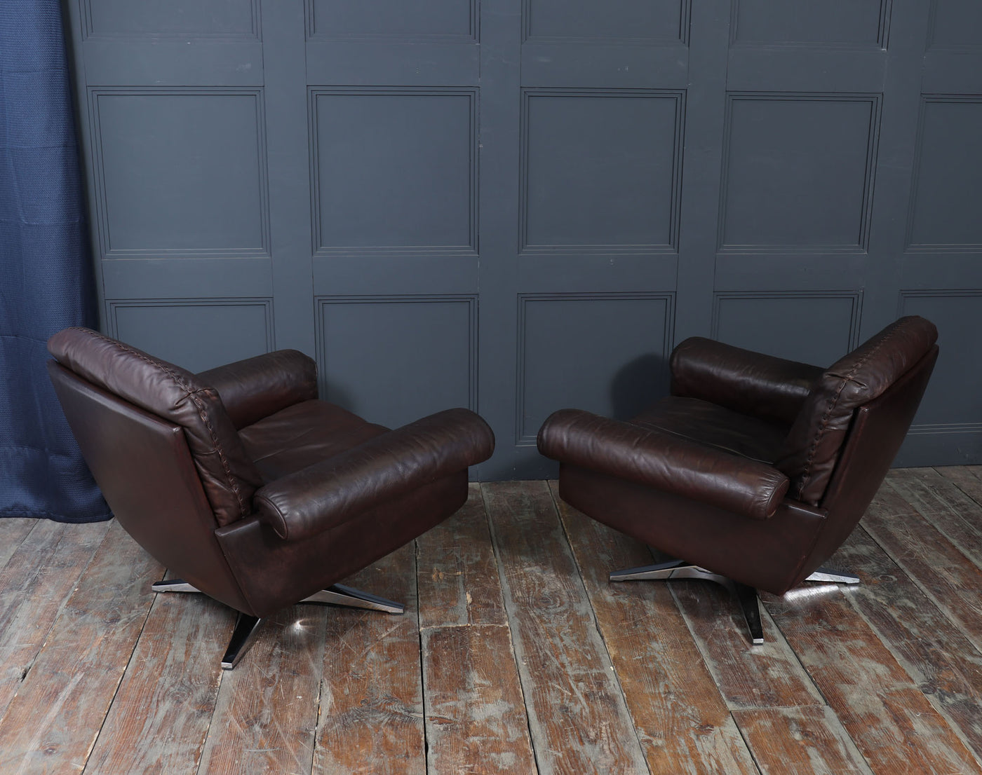 Pair of De Sede DS-31 Swivel Armchairs in Leather, Switzerland, c.1970s