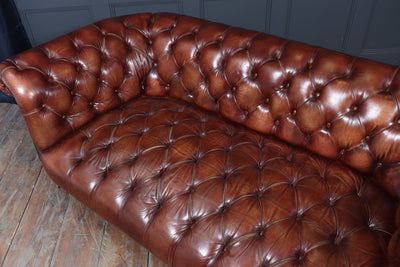 Antique Deep Buttoned Chesterfield Sofa in Hand-Dyed Chestnut brown Leather, c.1900