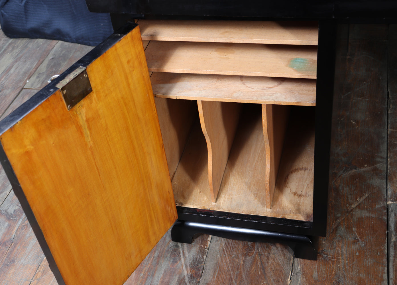 French Art Deco Ebonised Desk with Leather Top
