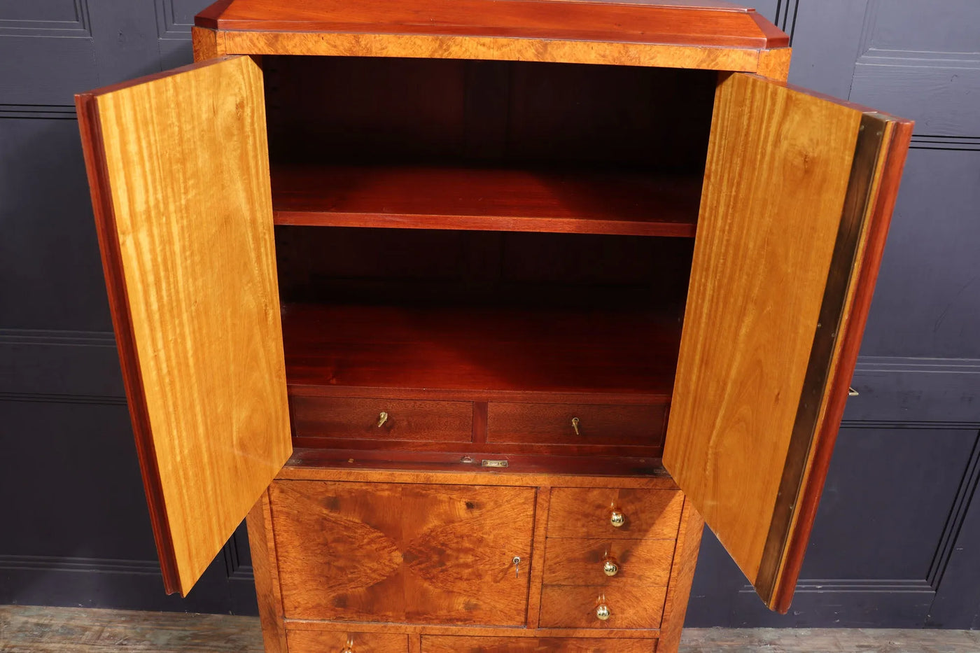 French Art Deco Cabinet in Amboyna