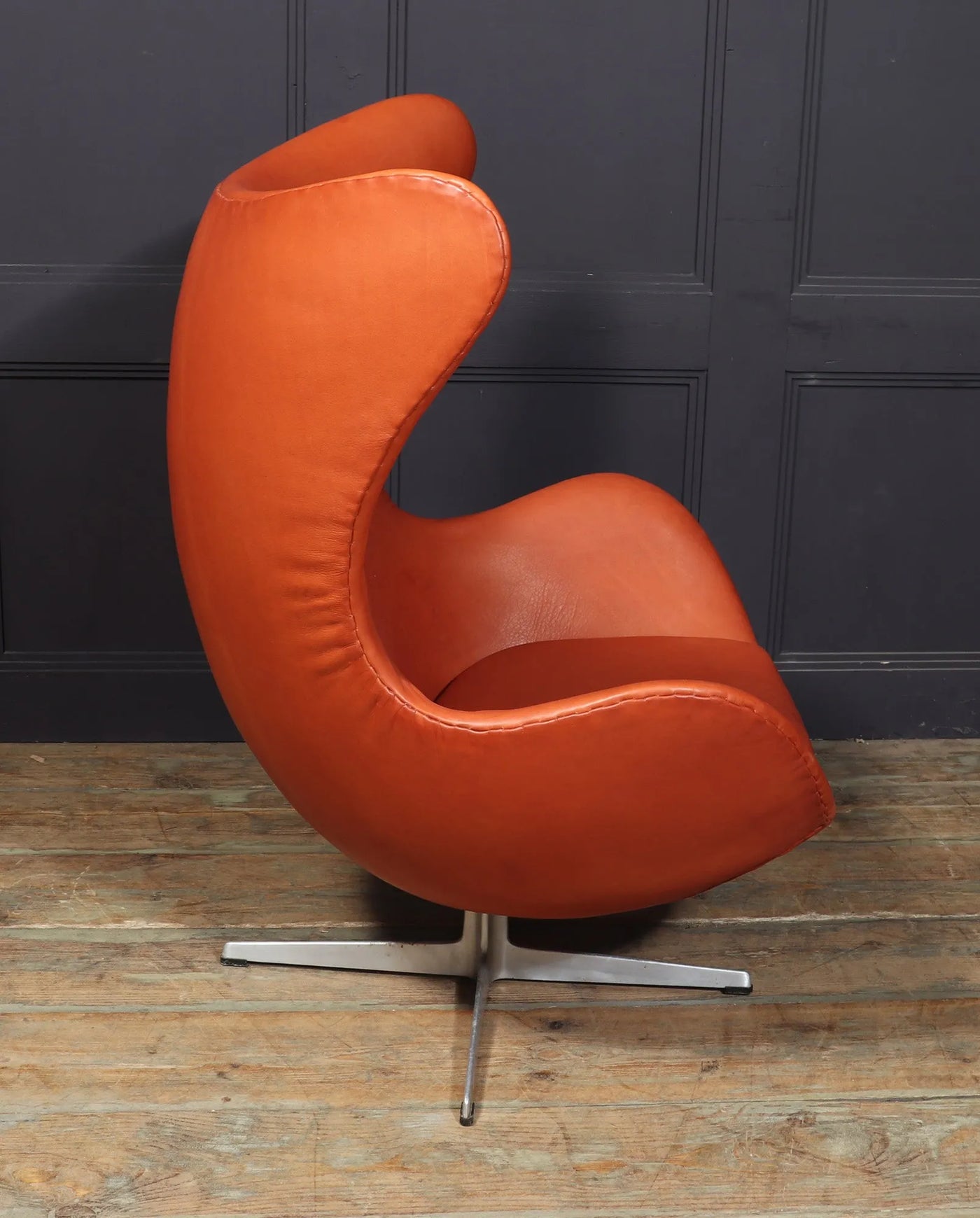 Leather Egg Chair By Fritz Hansen