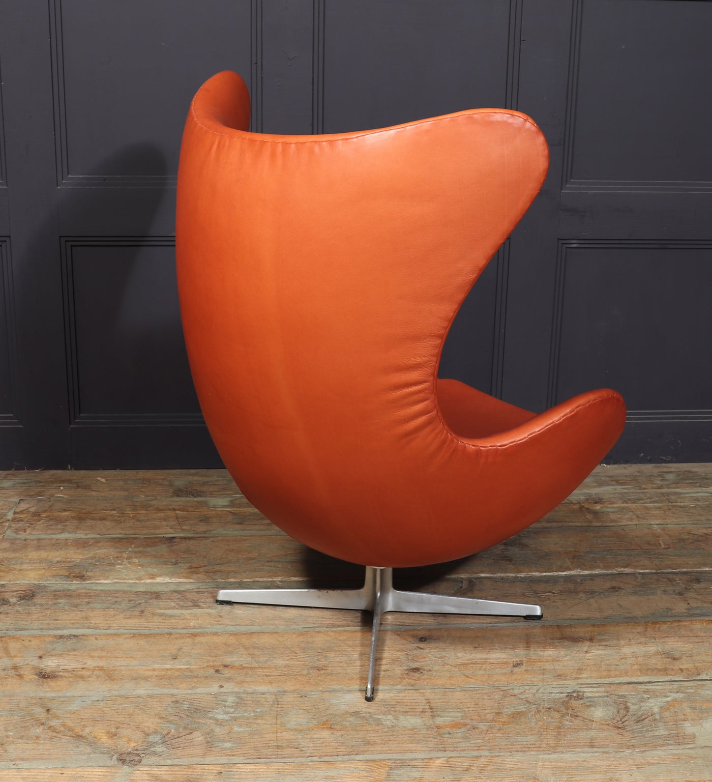 Leather Egg Chair By Fritz Hansen