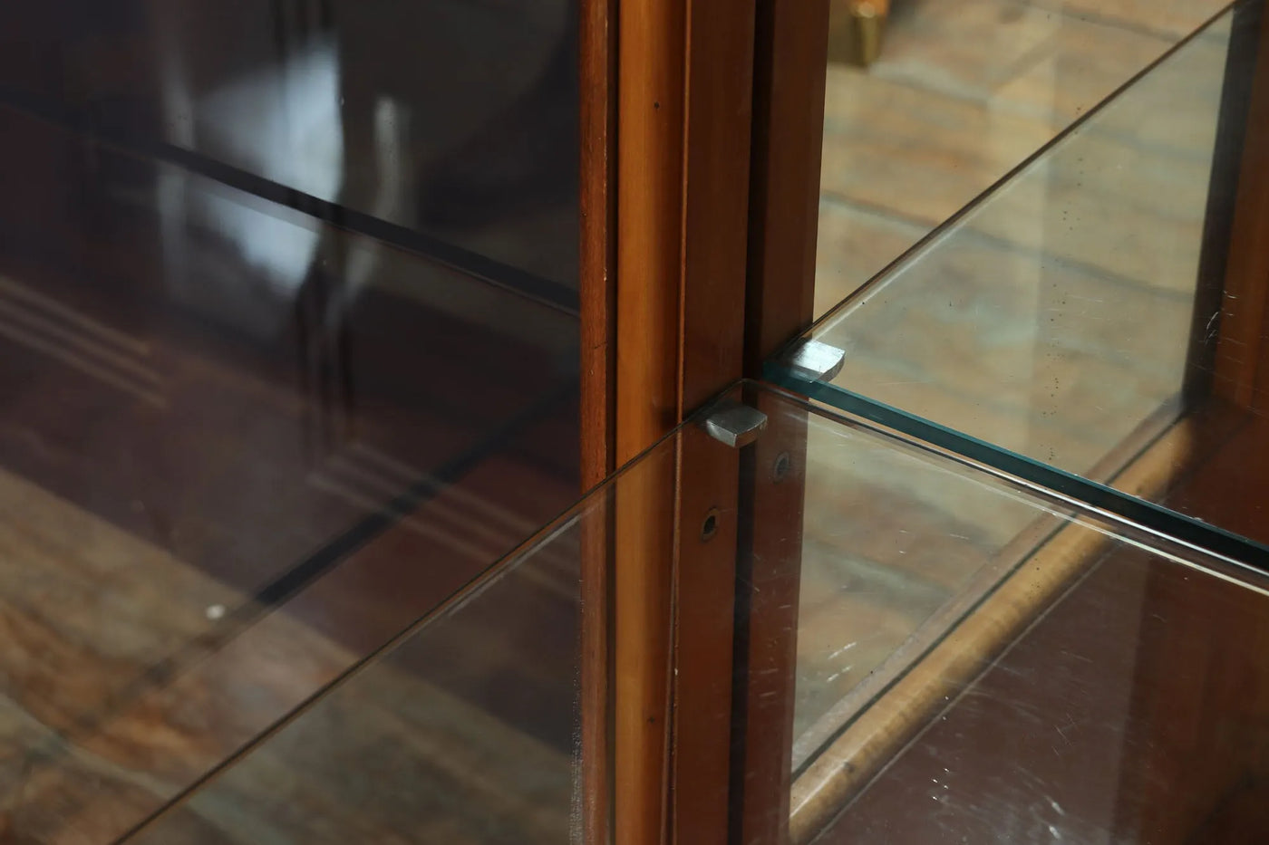 French Art Deco display Cabinet in Rosewood