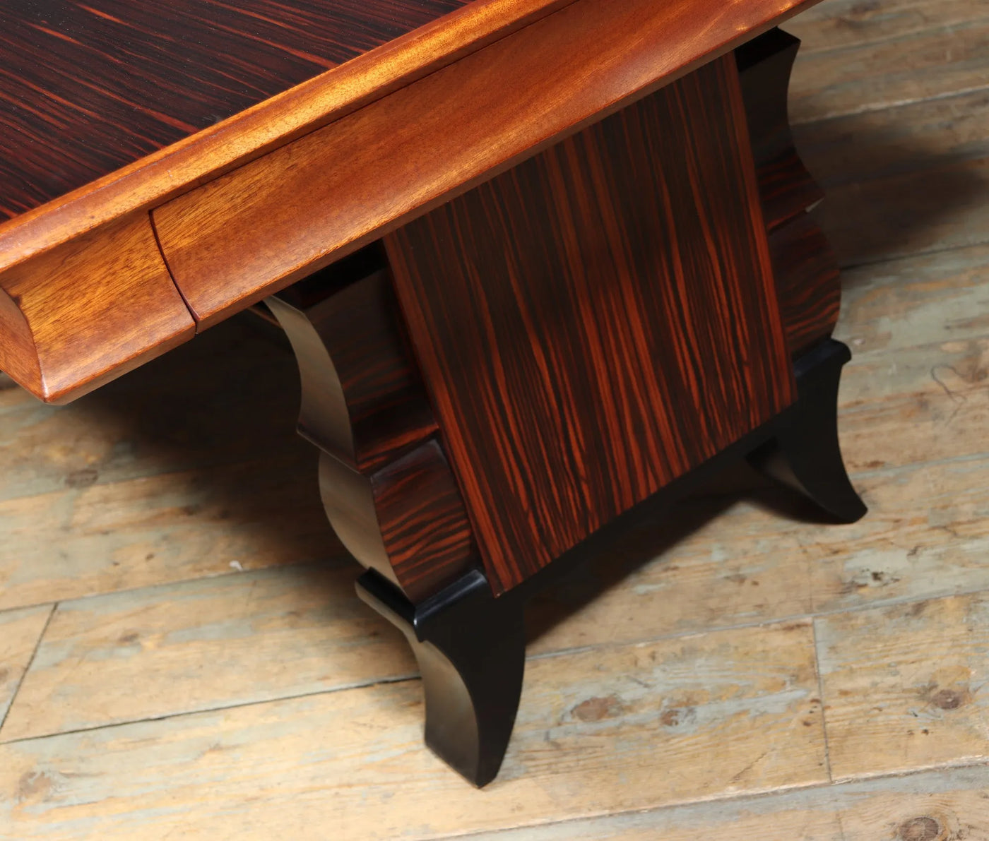 French Art Deco Dining Table in Macassar Ebony