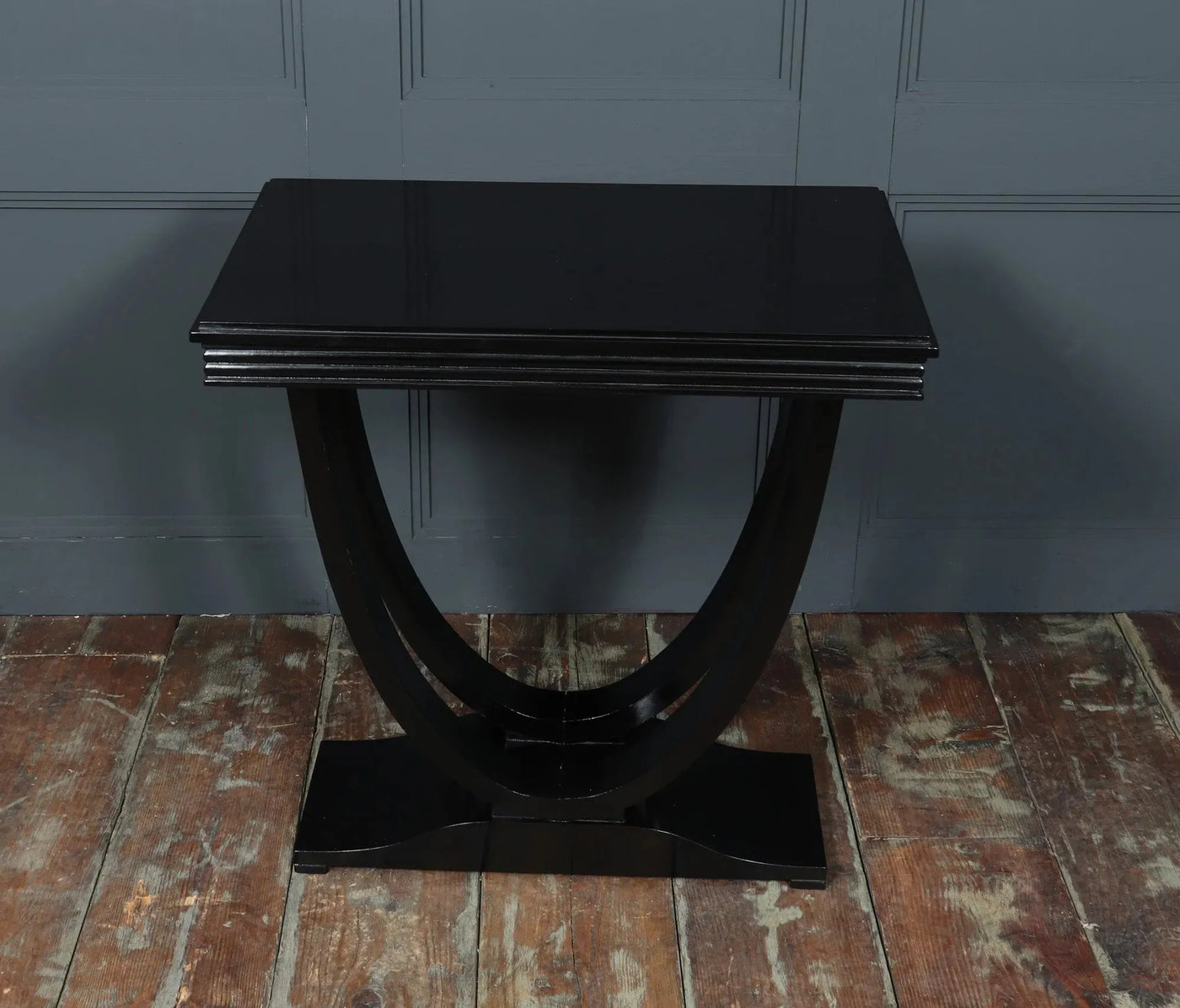 French Art Deco table in Ebonised Piano lacquer