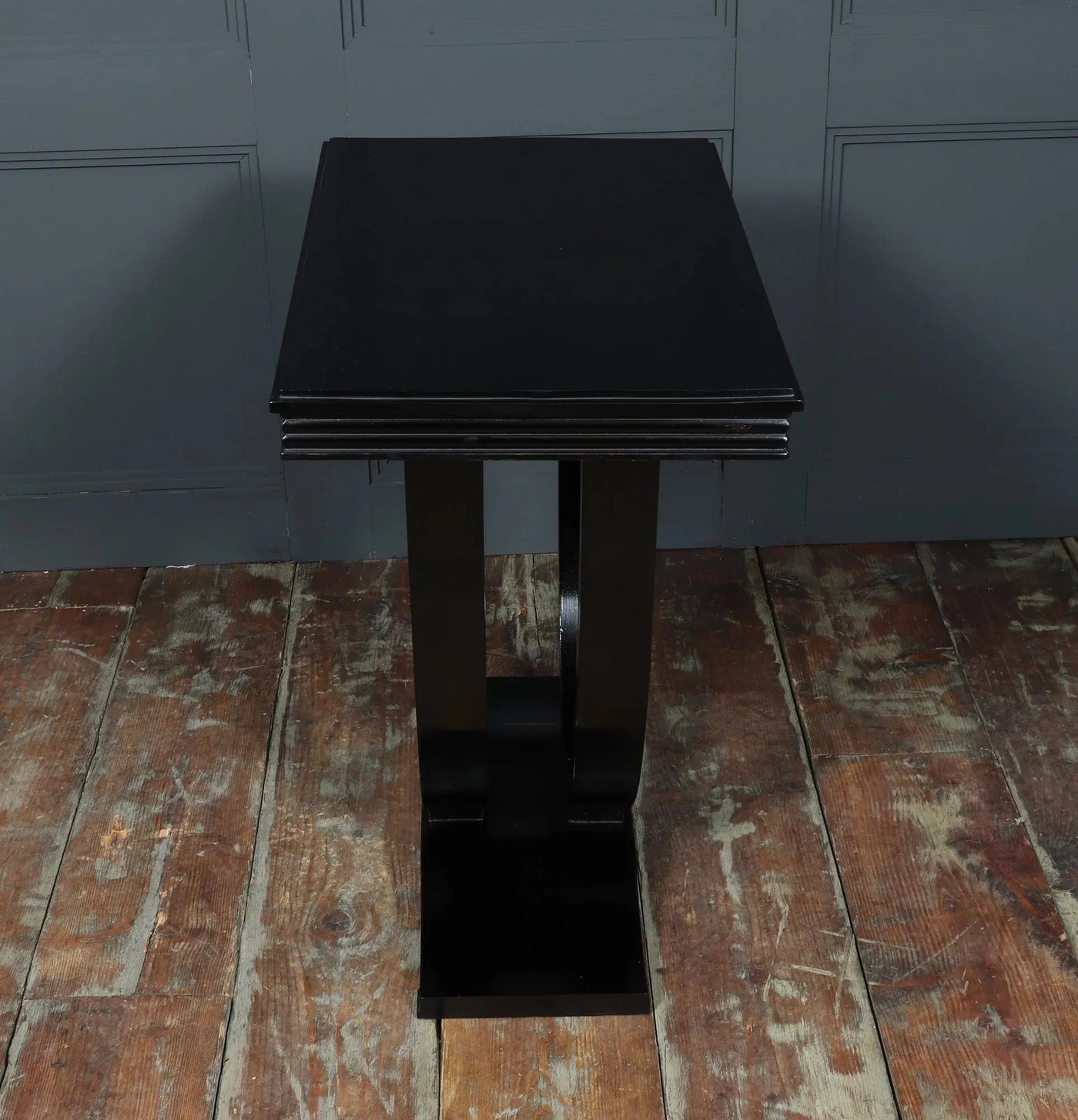 French Art Deco table in Ebonised Piano lacquer