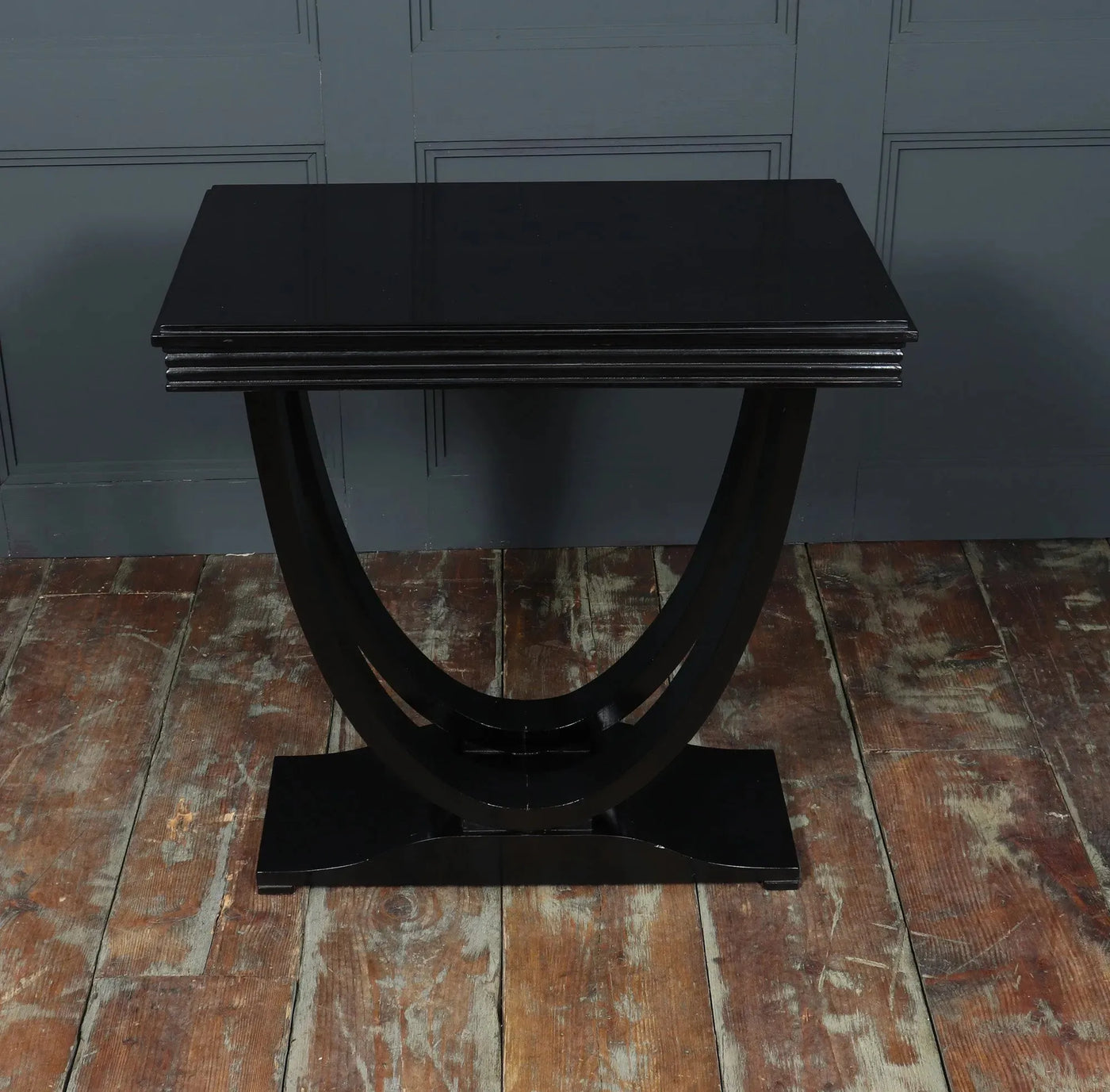 French Art Deco table in Ebonised Piano lacquer