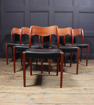 Set of Six Mid century Model 71 Dining Chairs by Neils Moller room