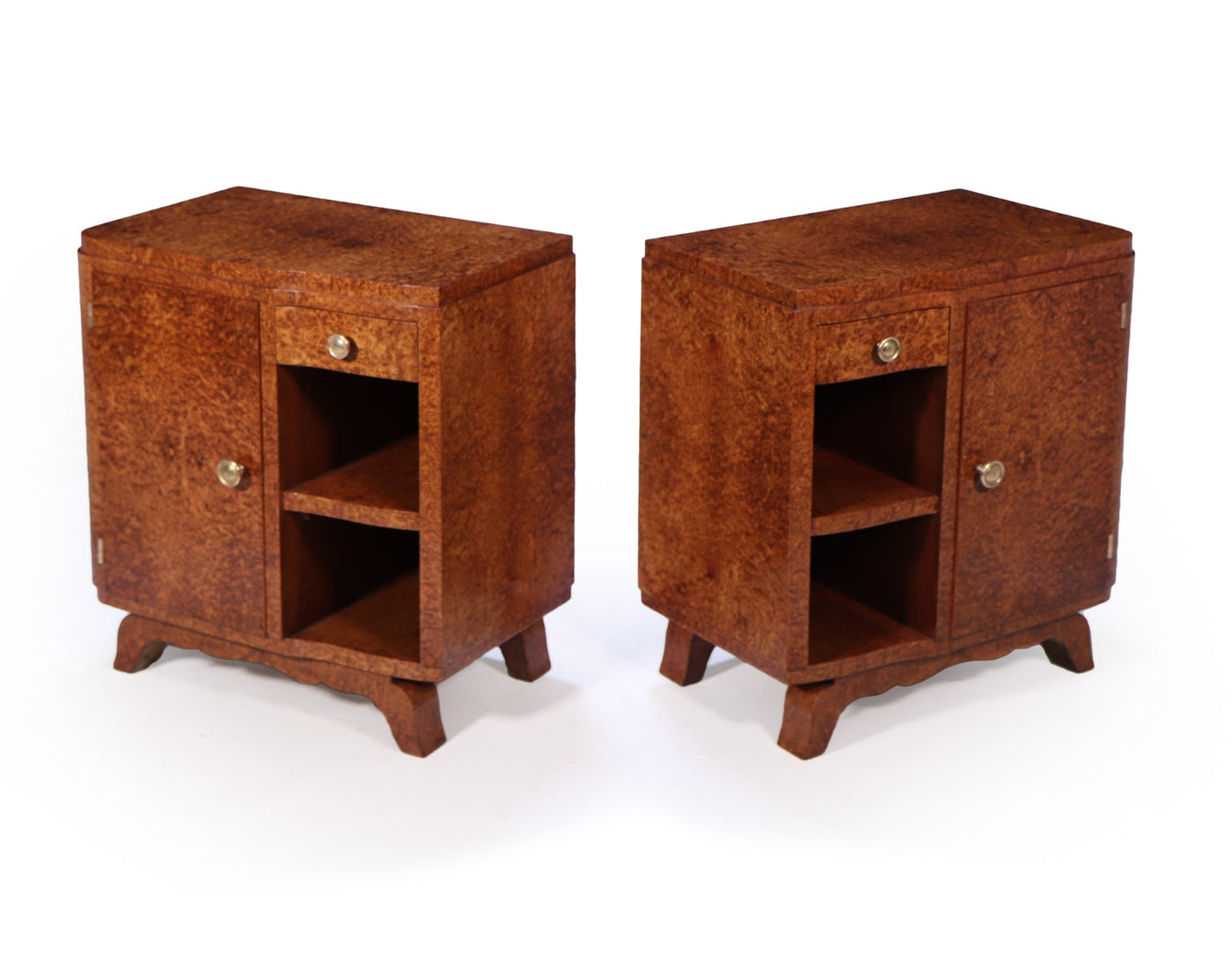 Pair of French art Deco Bedside Cabinets in Amboyna